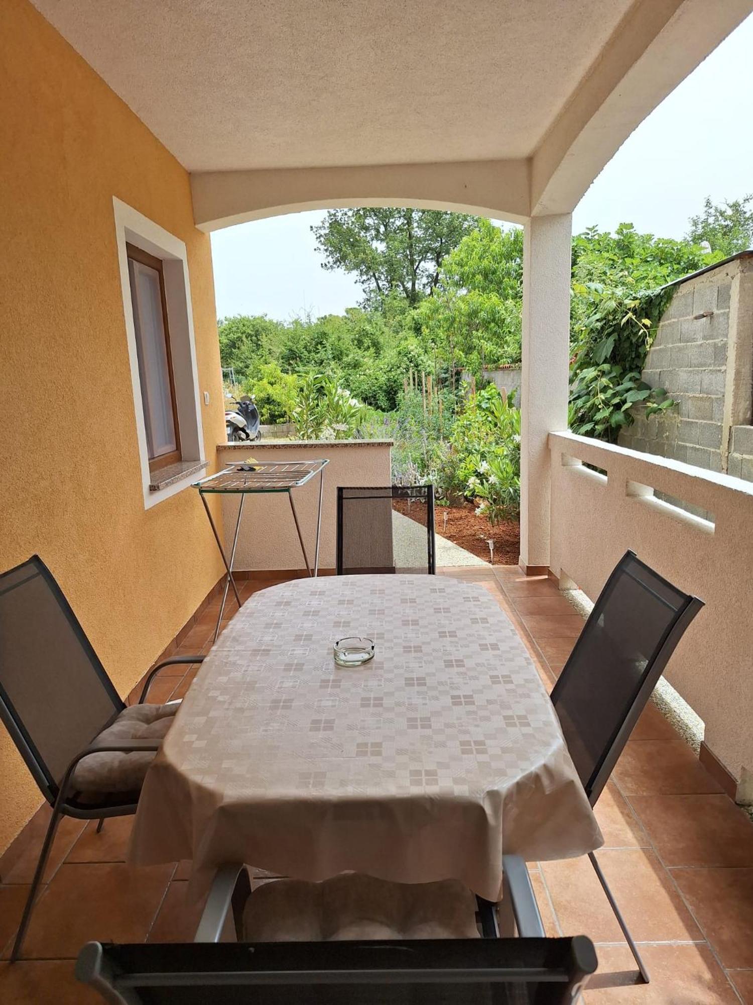 Apartamento Apartman Paola Malinska Exterior foto